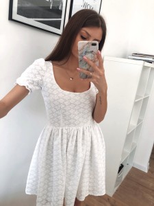 SUKIENKA ARIANA BIAŁA